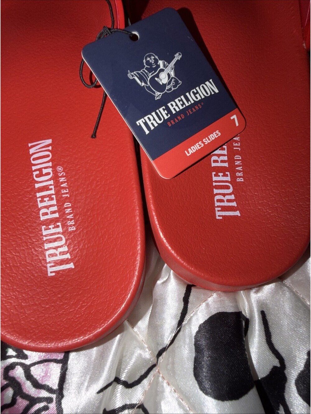 True Religion Womens Sandals Red Mini Bling Logos NWT - Picture 4 of 5